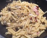 A picture of step 8 of Mushroom pasta.