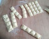 Foto del passaggio 4 della ricetta Ravioli con ripieno di gamberetti e con crema di zucchine