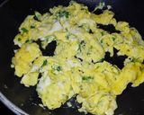 Foto del paso 4 de la receta: Revoltillo al ajillo y perejil