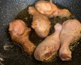 Foto langkah ke 2 dari resep Ayam Goreng Mentega ala Devina Hermawan.