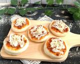 Foto langkah ke 6 dari resep Pizza Mini Ekonomis (Jual Rp. 2000-an).