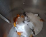 Foto del paso 1 de la receta: Bizcocho de mandarina