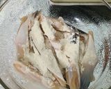 Hình bước làm 2 của món Vây cá hồi chiên nước mắm