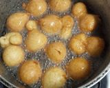 Foto del paso 2 de la receta: Buñuelos clásicos con un toque de canela 