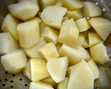 Foto del paso 1 de la receta: Ensalada de salchicha con patata al pesto