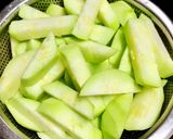 Hình bước làm 1 của món Canh Dưa Hường