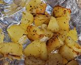 Foto del paso 4 de la receta: Muslitos de pollo con patatas y salsa de almendras