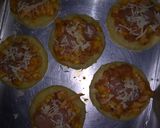 Foto langkah ke 7 dari resep Pizza Singkong Mini.