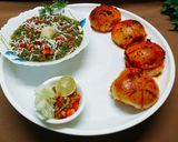 A picture of step 11 of Hariyali pav bhaji.