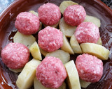 Foto del paso 2 de la receta: Pastel de patatas y albóndigas