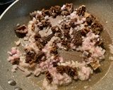 Une image de l'étape 5 de Crème de morilles, françaises ou québécoises.