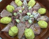 Foto del paso 1 de la receta: Asado de pollo al tomillo y coñac, en cazuela de barro