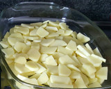 Foto del paso 2 de la receta: Patatas al horno picantes con pinchos de cerdo ibérico
