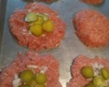 A picture of step 4 of Dilly Burgers.
