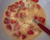 Foto del passaggio 4 della ricetta Frittata Aromatica con Datterini e Feta 🍅🍳🧀