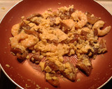 Foto del paso 9 de la receta: Revuelto de Setas y Gambas