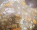 Foto langkah ke 6 dari resep Sop ayam bawang bombay.