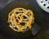 A picture of step 6 of Doodh Jalebi/ Rabri Jalebi.
