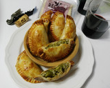 Foto del paso 6 de la receta: Empanadillas de brócoli, queso azul y pera al horno