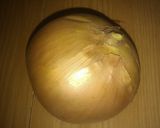 Foto del paso 1 de la receta: Ensalada "Cebolla blanca, cebolla dorada"