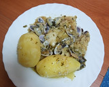 Foto del paso 4 de la receta: Merluza en salsa verde con coquinas y papas cocidas