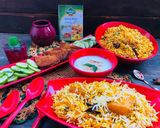 A picture of step 2 of Karachi Famous Aloo chicken biryani.