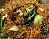 Foto langkah ke 4 dari resep Bihun Goreng Sambal Kacang (Betawi).