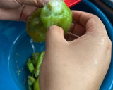 Foto del paso 4 de la receta: Chiles de agua rellenos de quesillo