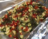 Une image de l'étape 7 de Filets de julienne au thym frais, courgette et poivron rouge.