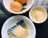Hình bước làm 1 của món Cơm chiên cá mặn