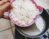 รูปขั้นตอนการทำที่ 6 ของ ข้าวผัดน้ำพริก เนื้อหวาน ไข่เจียว