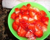 Foto del paso 1 de la receta Melocotones rellenos de fresas con nata