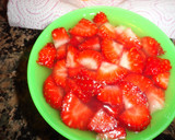 Foto del paso 1 de la receta: Melocotones rellenos de fresas con nata