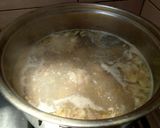 Foto langkah ke 3 dari resep Sop ceker tulangan.