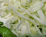 Hình bước làm 2 của món Gỏi bắp cải rau má
