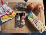 Filetes de seitán en salsa de cebolla y bebida de Almendras