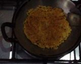 Foto langkah ke 4 dari resep Omelette Mie Praktis dan Mudah.