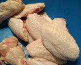 Foto langkah ke 1 dari resep Buffalo Chicken Wings.