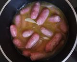 Foto del paso 3 de la receta Salchichas guisadas al vino con patatas fritas