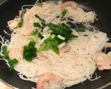 A picture of step 3 of Pork & Shrimps with Egg Rice Noodles.