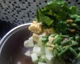 Foto langkah ke 3 dari resep Sayur asem uenak.