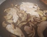 Foto del passaggio 2 della ricetta Pollo e funghi shiitake