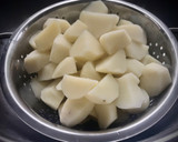 Foto del paso 1 de la receta: Gnocchi de patata caseros con tomate cherry confitado y pesto de rúcula con nueces