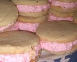 Foto del paso 3 de la receta: Merengadas caseras con crema de frutillas!!🍓🍓🍓