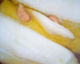 Foto del paso 2 de la receta: Bacalao Confitado a Baja Temperatura Sobre Sopa de Pil Pil Gratinado con Bechamel y Mozzarella