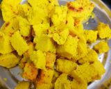 A picture of step 1 of Dhokla chaat.
