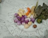 Foto langkah ke 1 dari resep Soto Ayam.