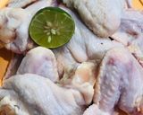 Foto langkah ke 2 dari resep Chiken Wings Simple.