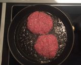 Az imádott házi hamburgerünk 🍔🥤✨ recept fázis 3 fotója