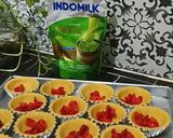 Foto langkah ke 4 dari resep Pie Creamy Matcha Strawberry.